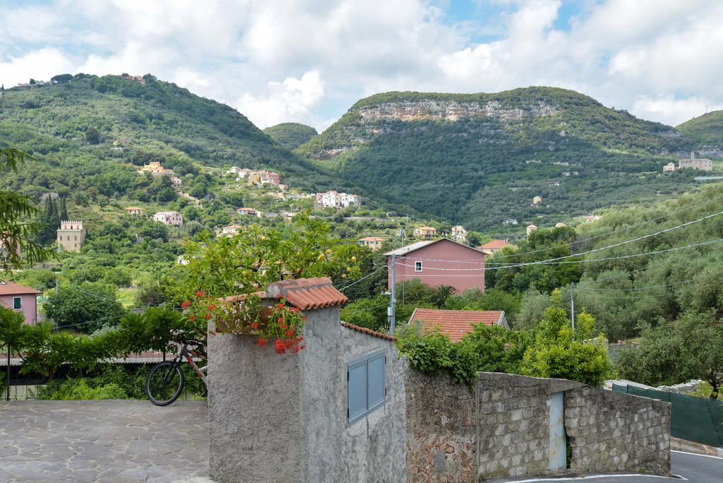 Al Riparo Affittacamere Finale Ligure Exterior photo